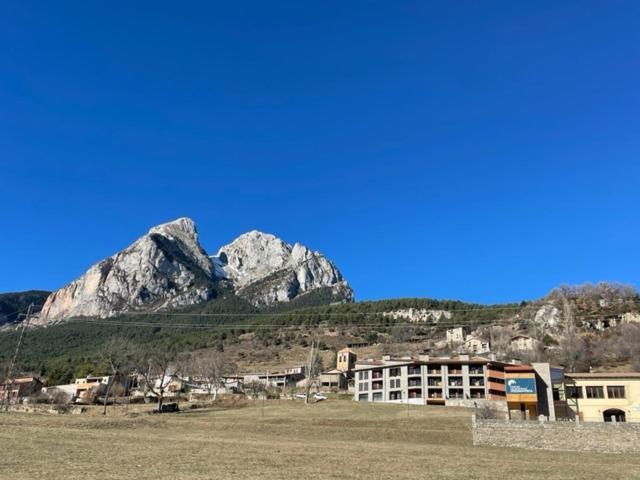 LA CARA NORD , ALOJAMIENTO TURISTICO ,SALDES, A LOS PIES DEL PEDRAFORCA, apartamento Saldés Exterior foto